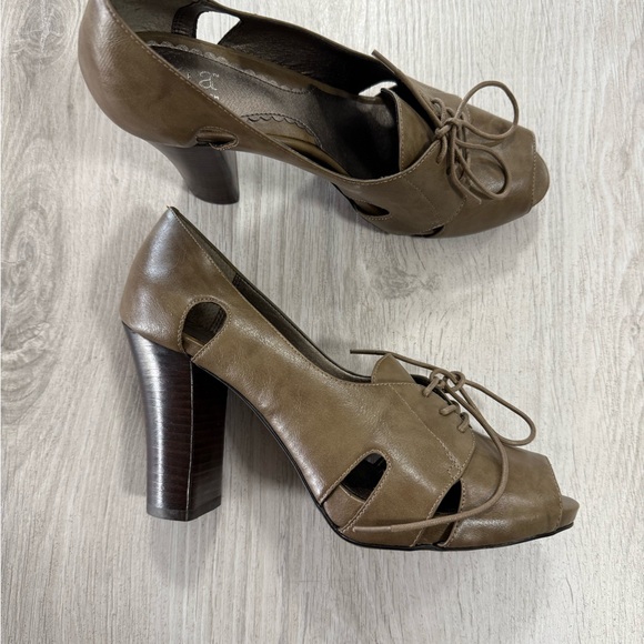 a.n.a Shoes - a.n.a Brown Heels